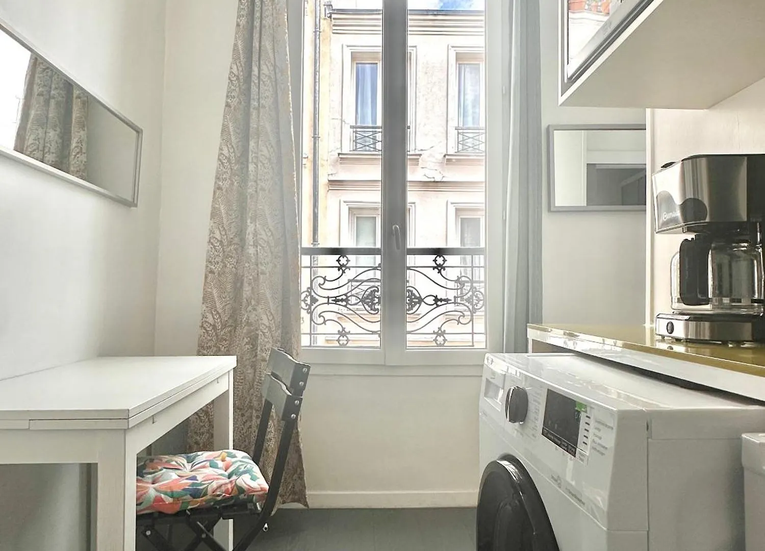 Apartment Comfortable And Secure Montmartre Berthe